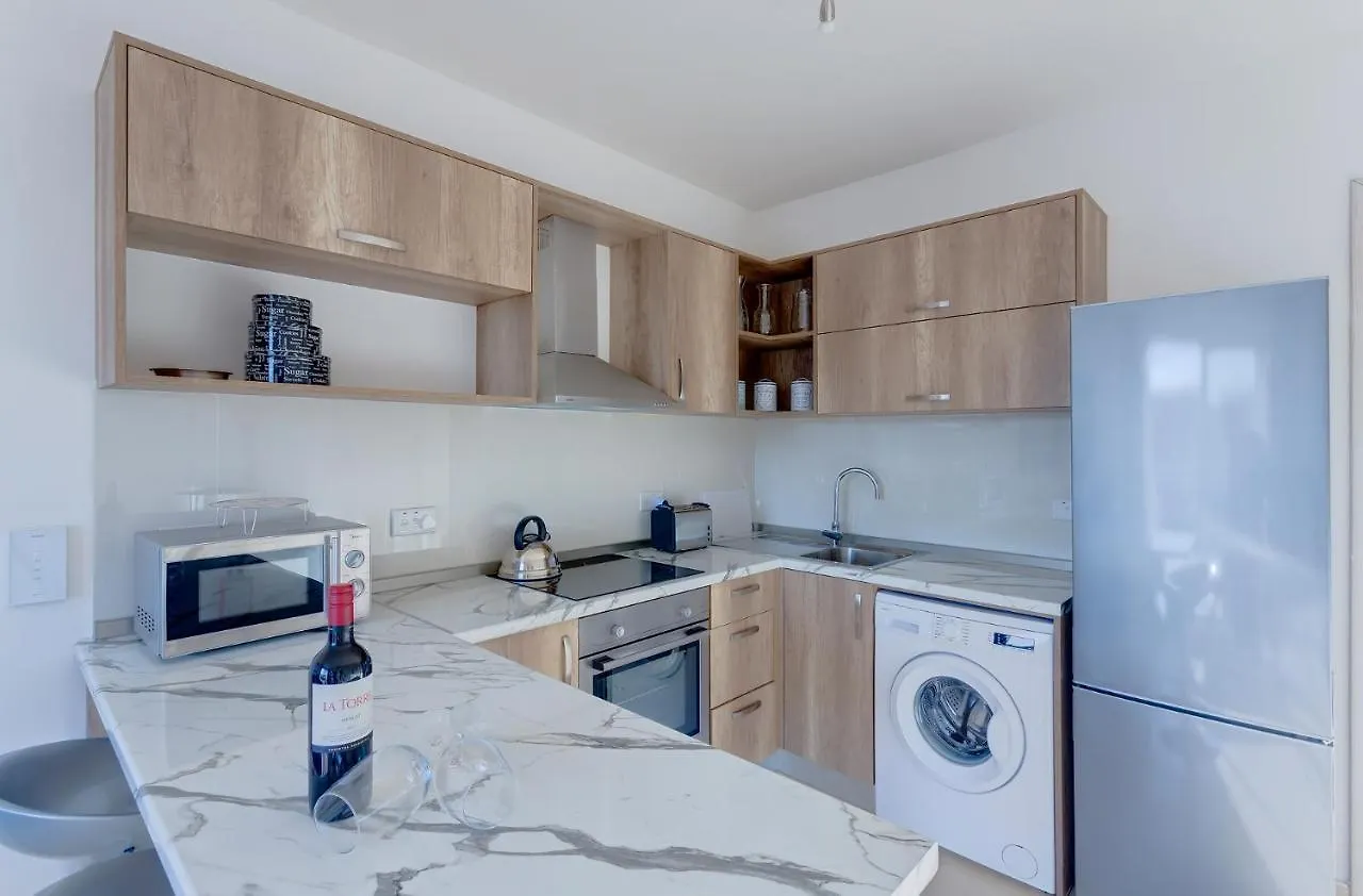 Centric And Modern Penthouse Close To Amenities Msida Apartamento