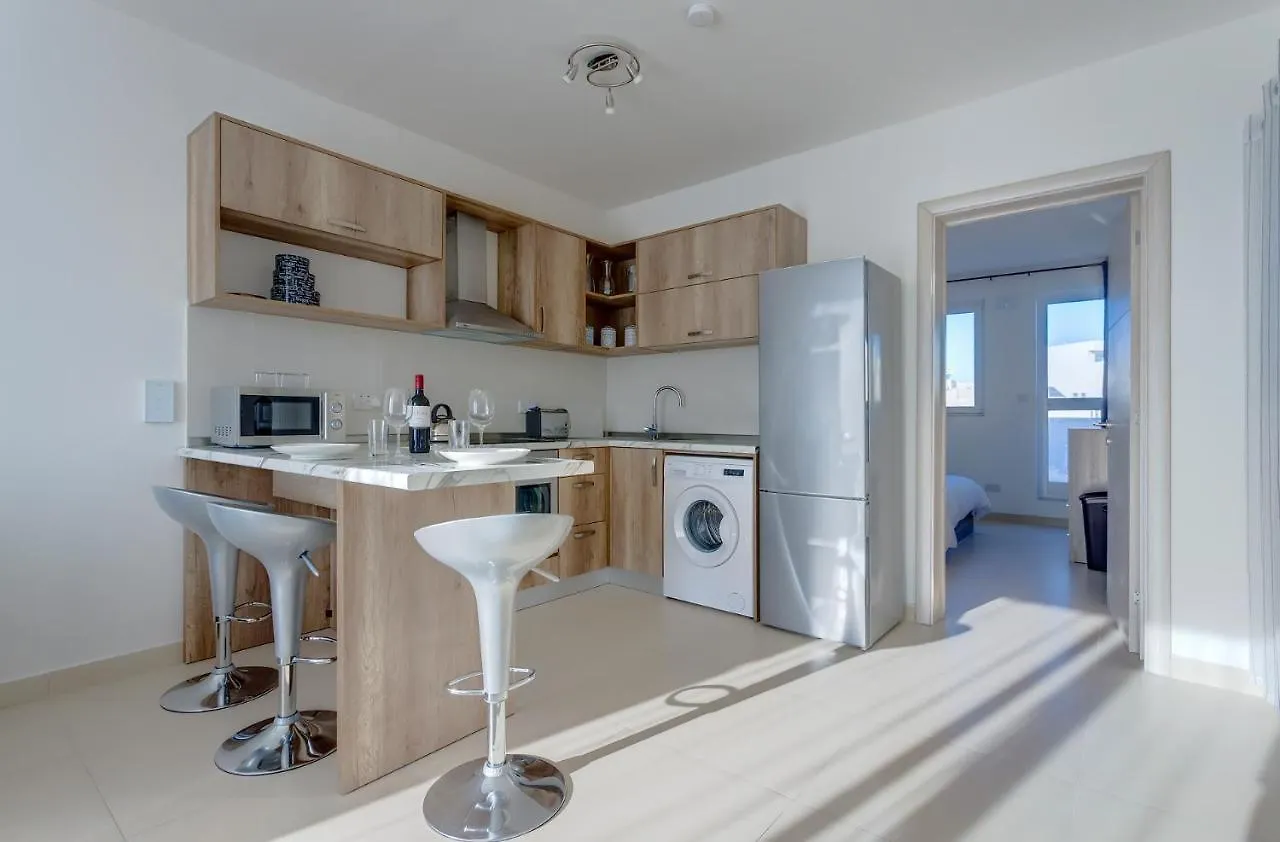 Centric And Modern Penthouse Close To Amenities Msida